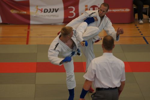 Malte (blau) holt Ippon im Part 1