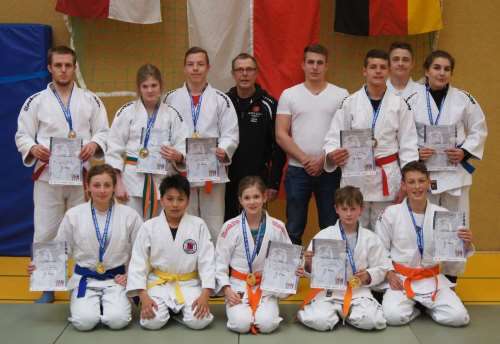 Trainer Bernd Keßler mit seinem Wettkampfteam bei der Westerdeutschen Meisterschaft