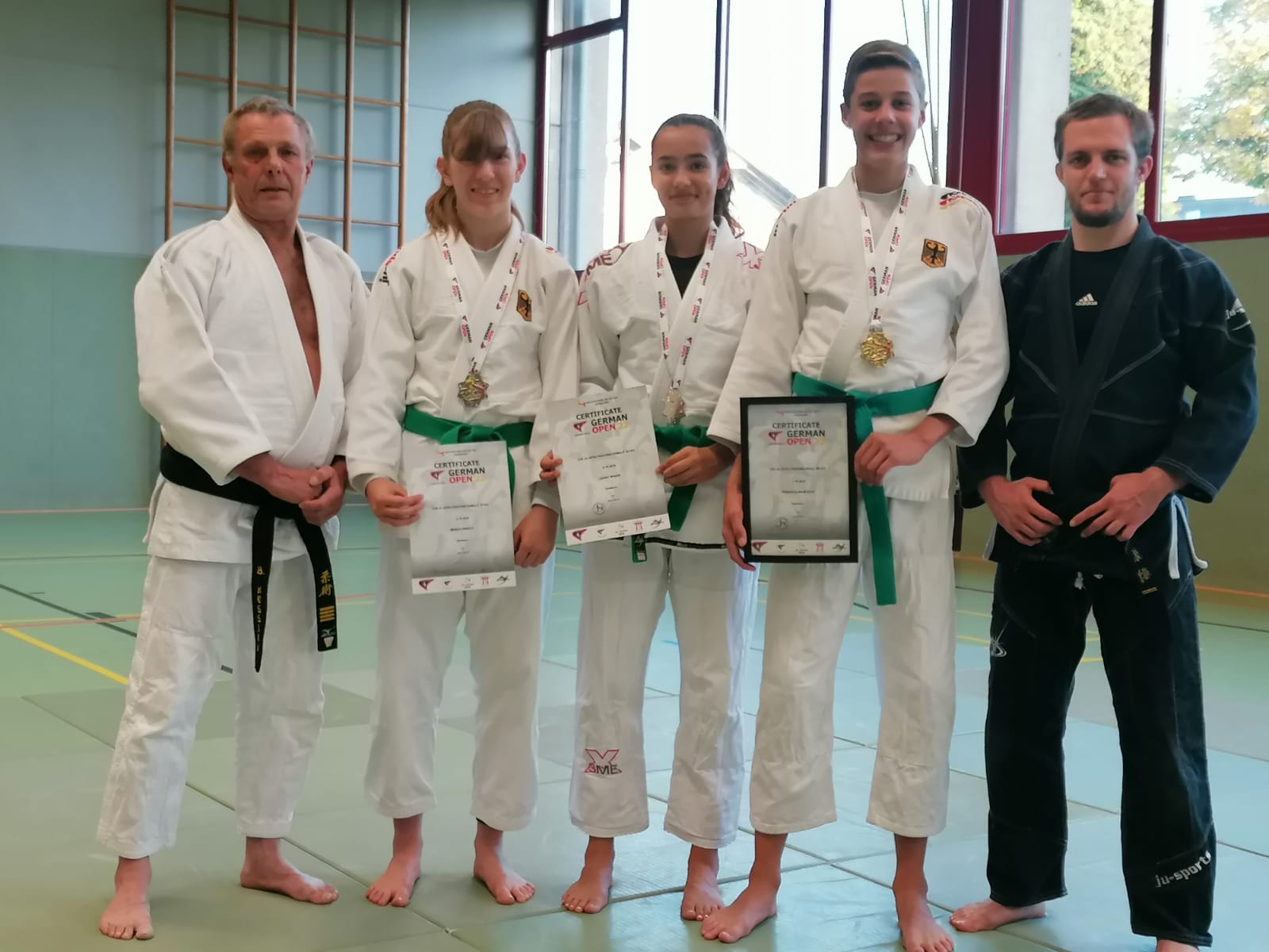 Teilnehmer Germon Open JC Erbach mit Urkunden