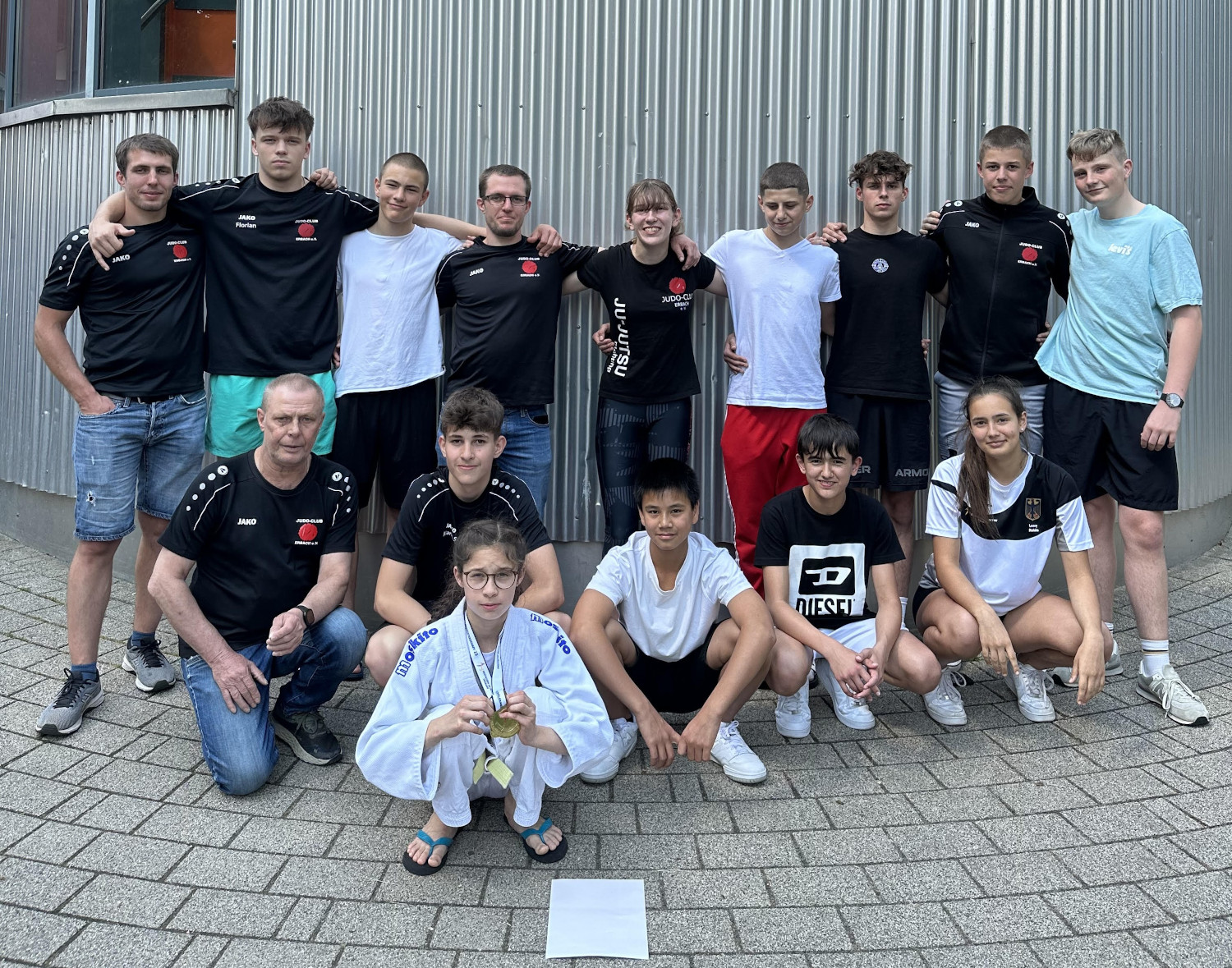 Erbacher Wettkampfmannschaft mit Trainern 
